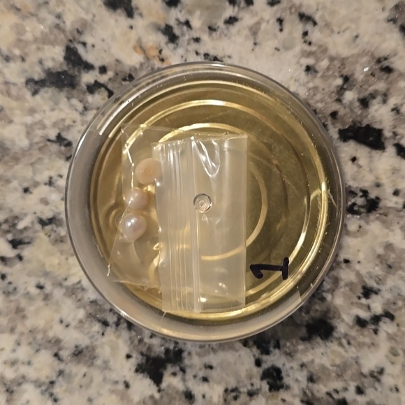 Pre shelled love pearls - Picture 2 of 3